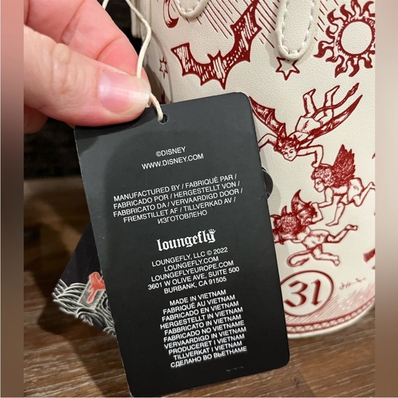 NWT Disney Loungefly HOCUS POCUS “Black Flame Candle” shoulder bag - Picture 9 of 12